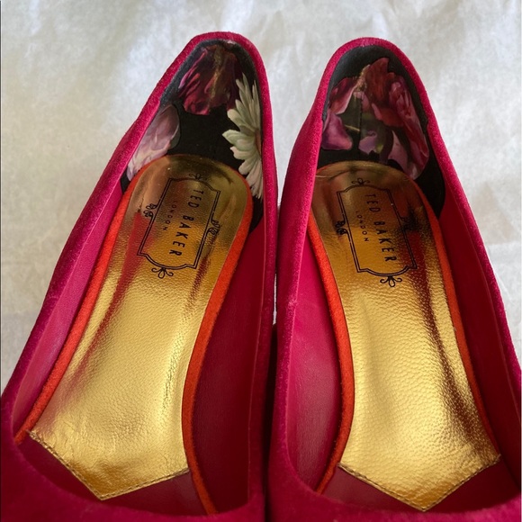 Ted Baker suede court pumps - Picture 4 of 11